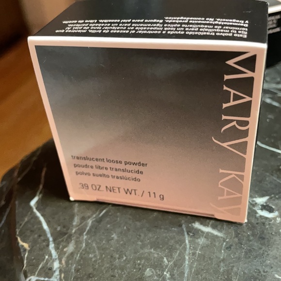 Mary Kay Translucent loose powder .39 ounce includes 2 .39 oz jars